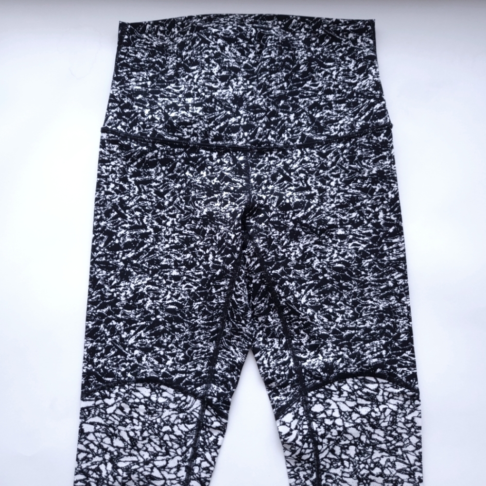 🍋Like New Lululemon Wunder Under Pant (Hi-Rise) - Picture 6 of 13